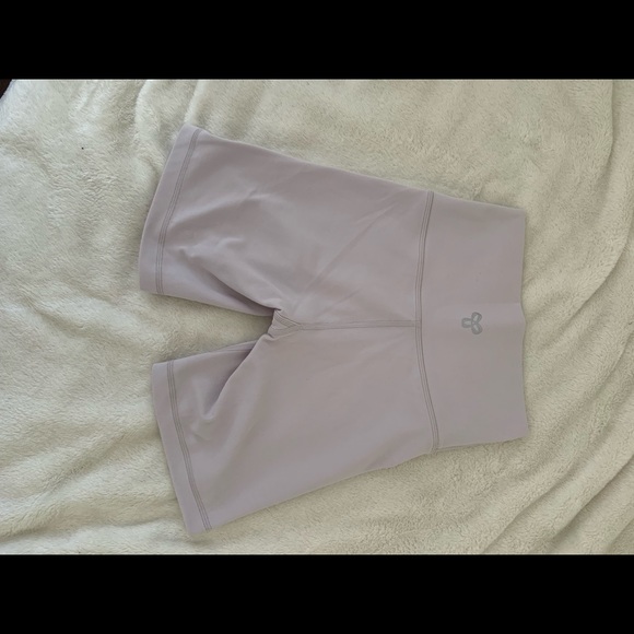 Aritzia TNAbutter Atmosphere Hi-Rise 7" short - Picture 2 of 3